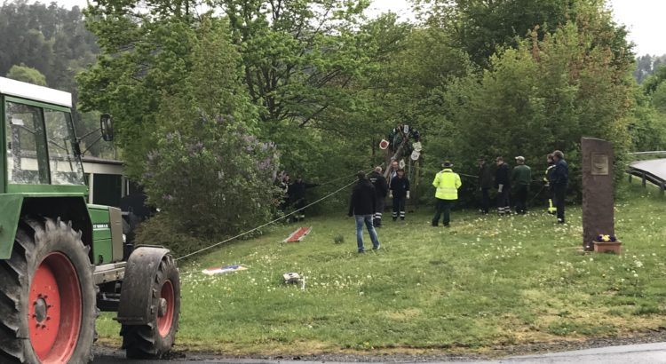 Maibaumaufstellung in Speele 2019