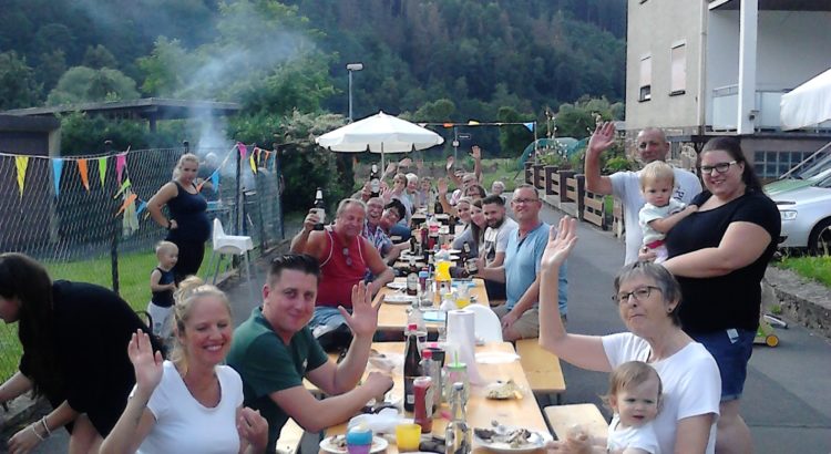 Straße Alterhof beim Straßenfest 2019 in Speele